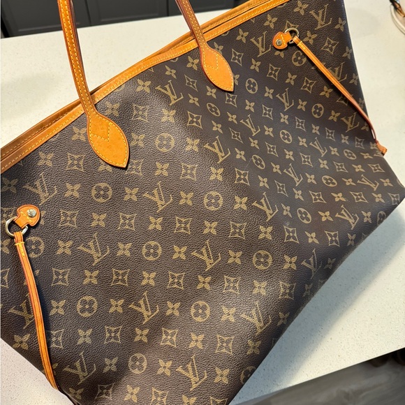 Authentic Louis Vuitton Neverfull GM - Picture 1 of 17